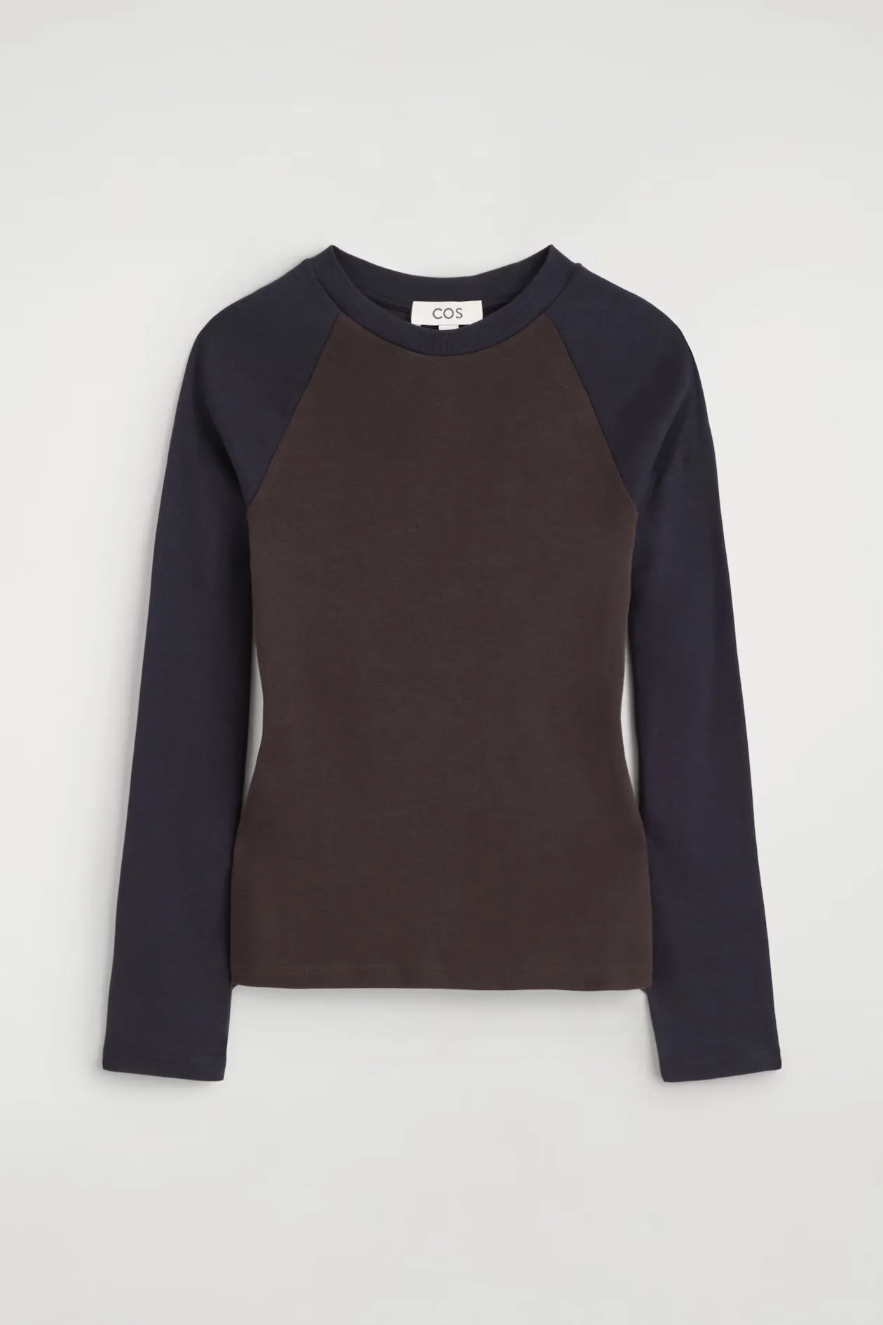 Long-sleeved cotton raglan t-shirt 