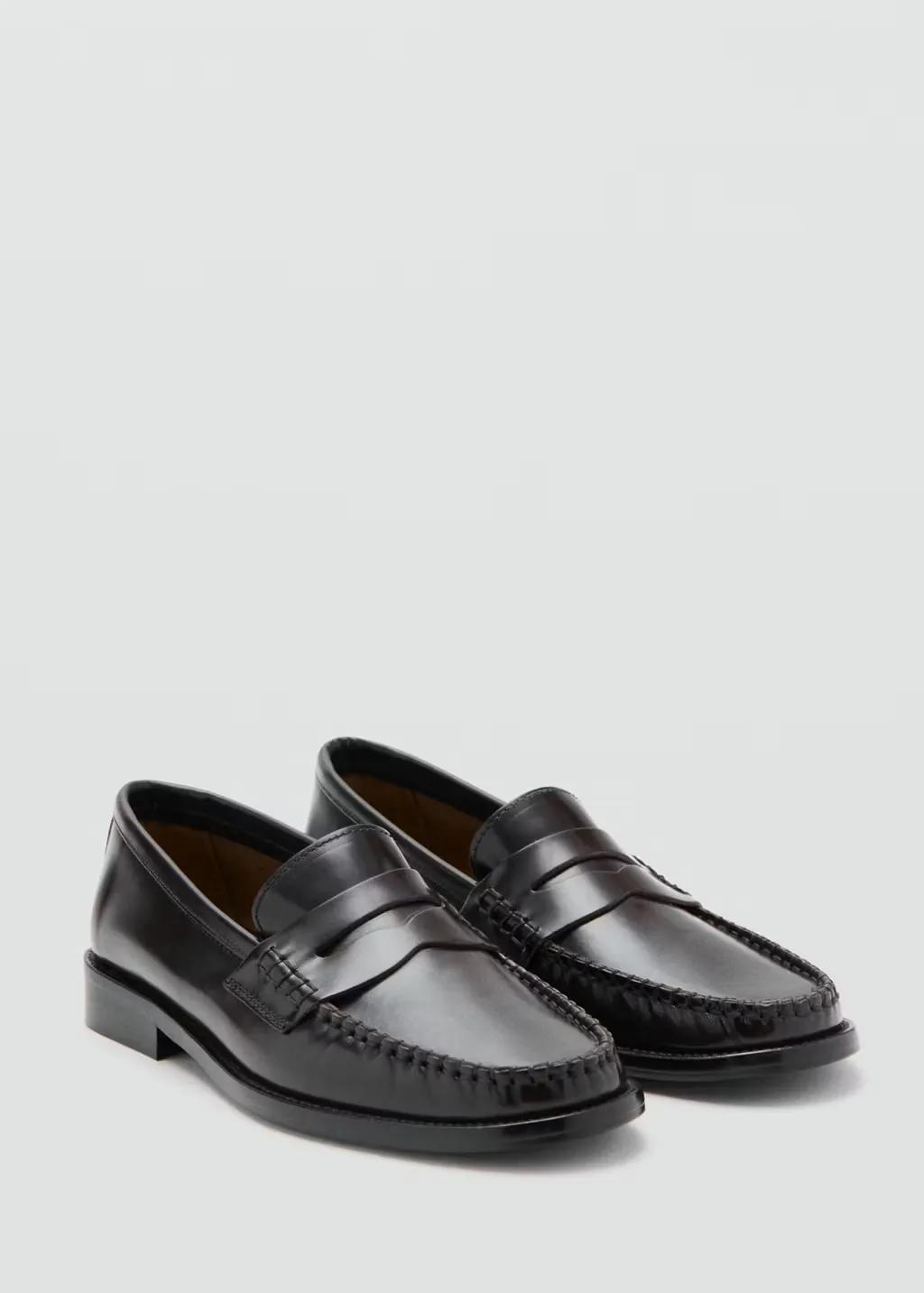 Pleated leather moccasins